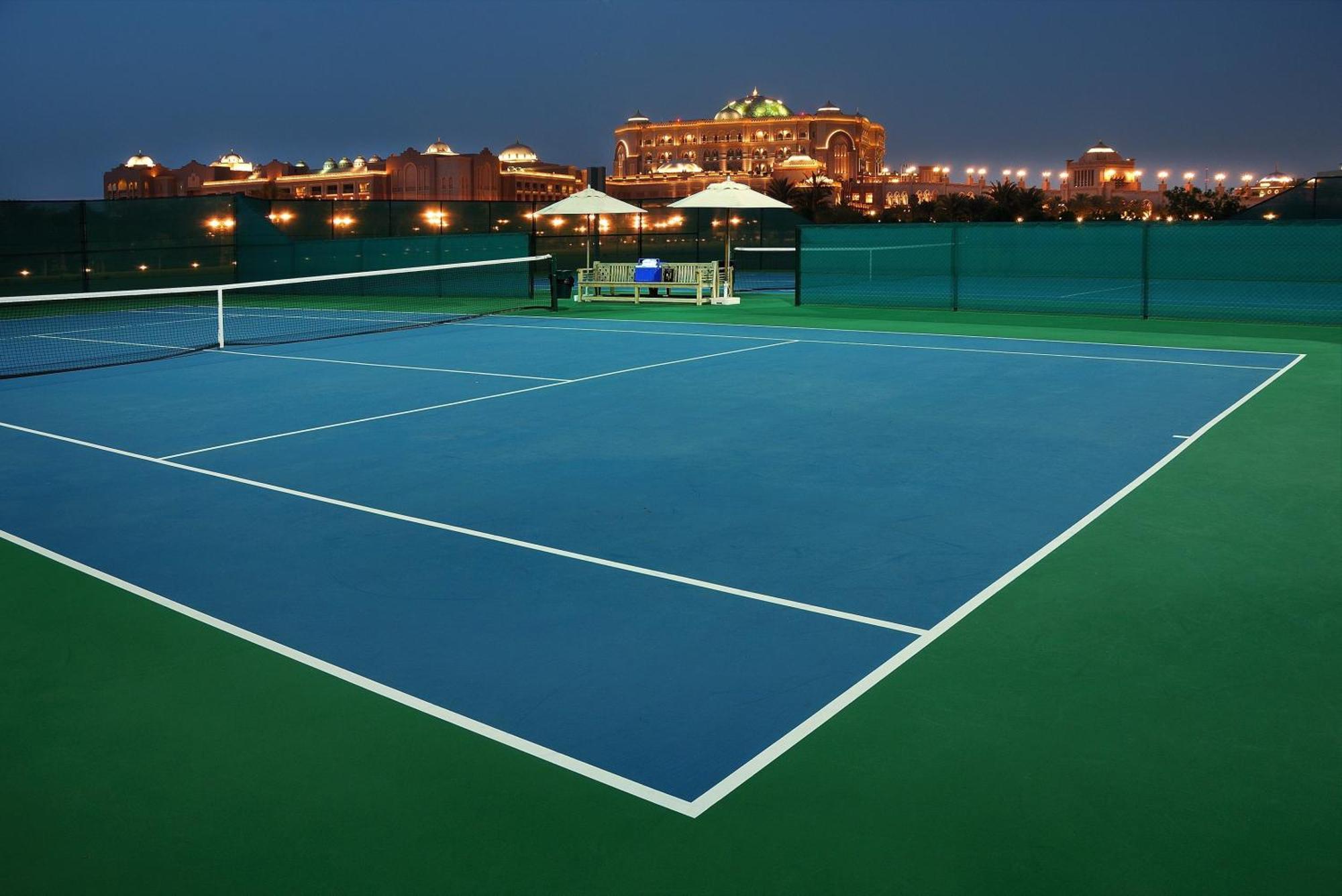 منتجع قصر الإمارات 5*