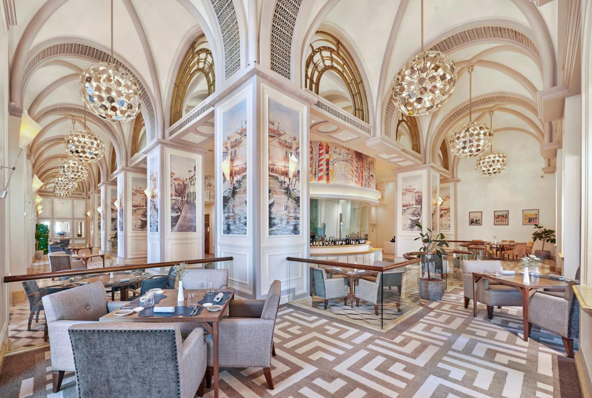 Emirates Palace Mandarin Oriental, Курортный комплекс 5*